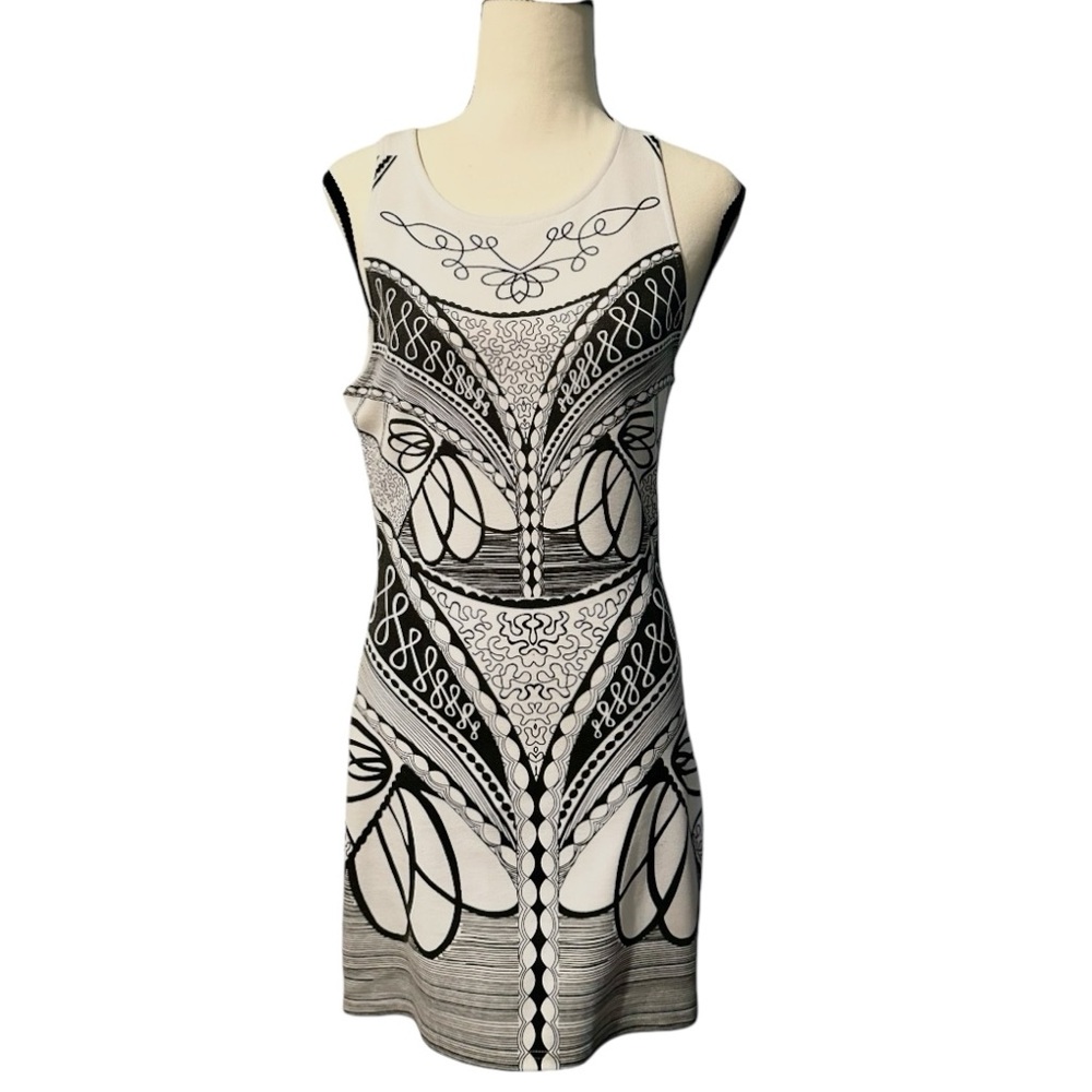 Black and white MINKPINK mini dress 👗